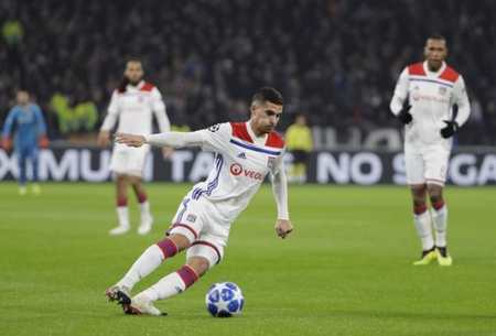 了前场球员 了前场球员